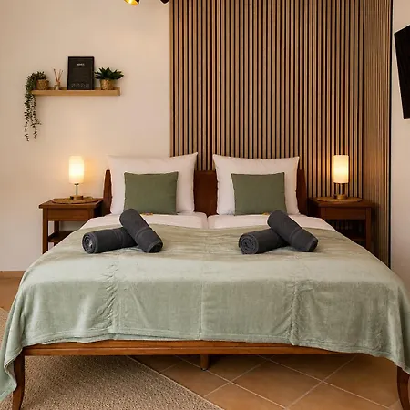 Modern With Balcony & Feel-good Flair Apartment Ulm